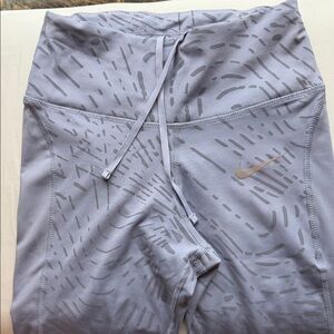 Nike Light lavender Patterned Leggings . Ankle hight